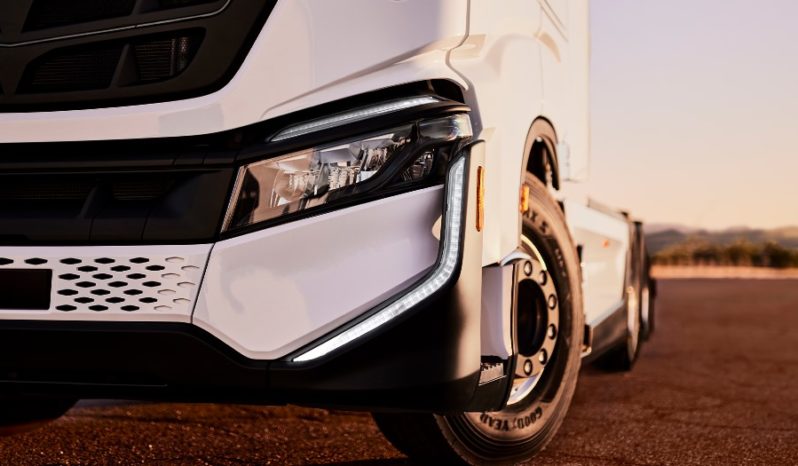 
								2022 Nikola Tre Battery Electric Truck full									