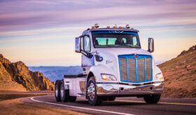 Peterbilt 579 EV Electric Truck