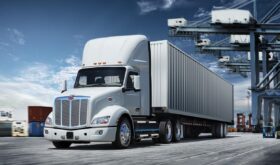 Peterbilt 579 EV Electric Truck