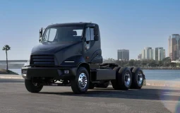 Xos Class 8 HDXT Electric Truck