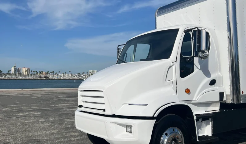 
								Xos Class 6 / 7 MDXT Electric Truck full									