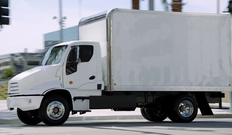
								Xos Class 6 / 7 MDXT Electric Truck full									