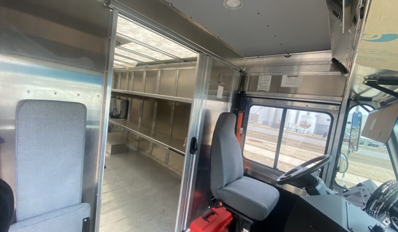 
								2023 XOS SV Stepvan full									